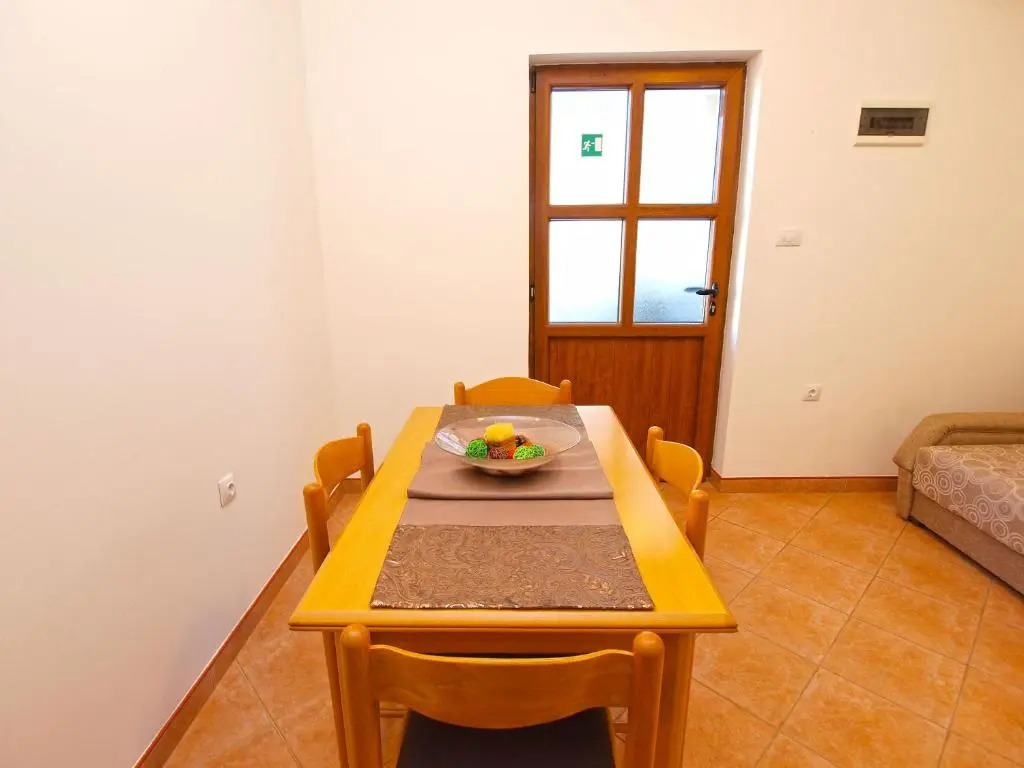 Apartment 1136