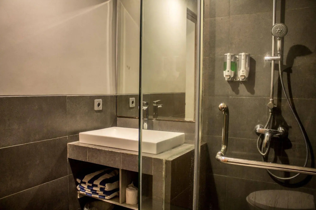 Kamini Legian Hotel