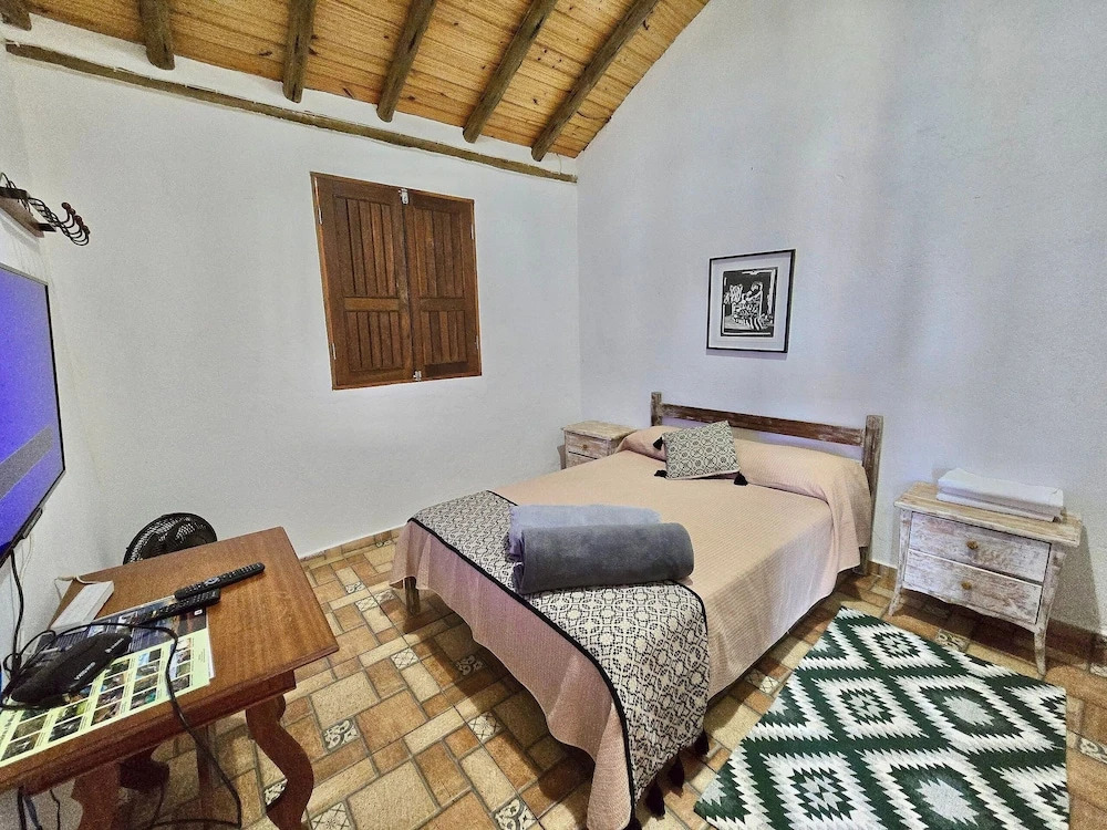 Chalés Vila Carrancas - Ao lado do centro com piscina, cozinha completa e muita tranquilidade
