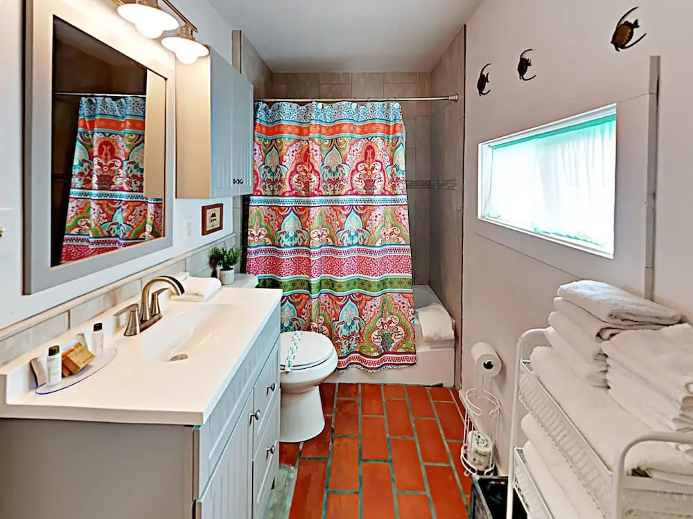 Cabinessence At La Playa - Two Bedroom Home