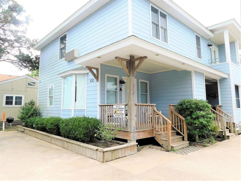 Located In Ocracoke Ge Within Walking Distance Of The Harbor, Shops And Restaurants. 1 Bedroom Condo
