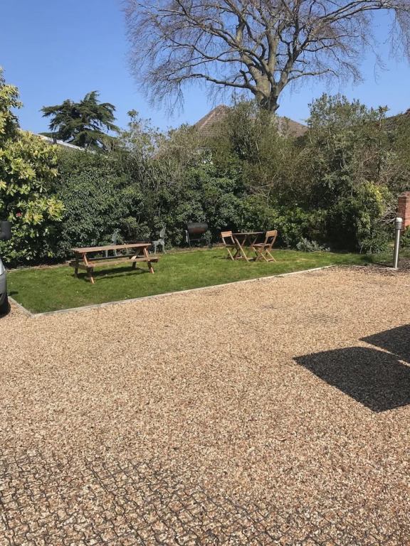 Flat 14 Helena House, 1-bed, Sleeps 3, Parking
