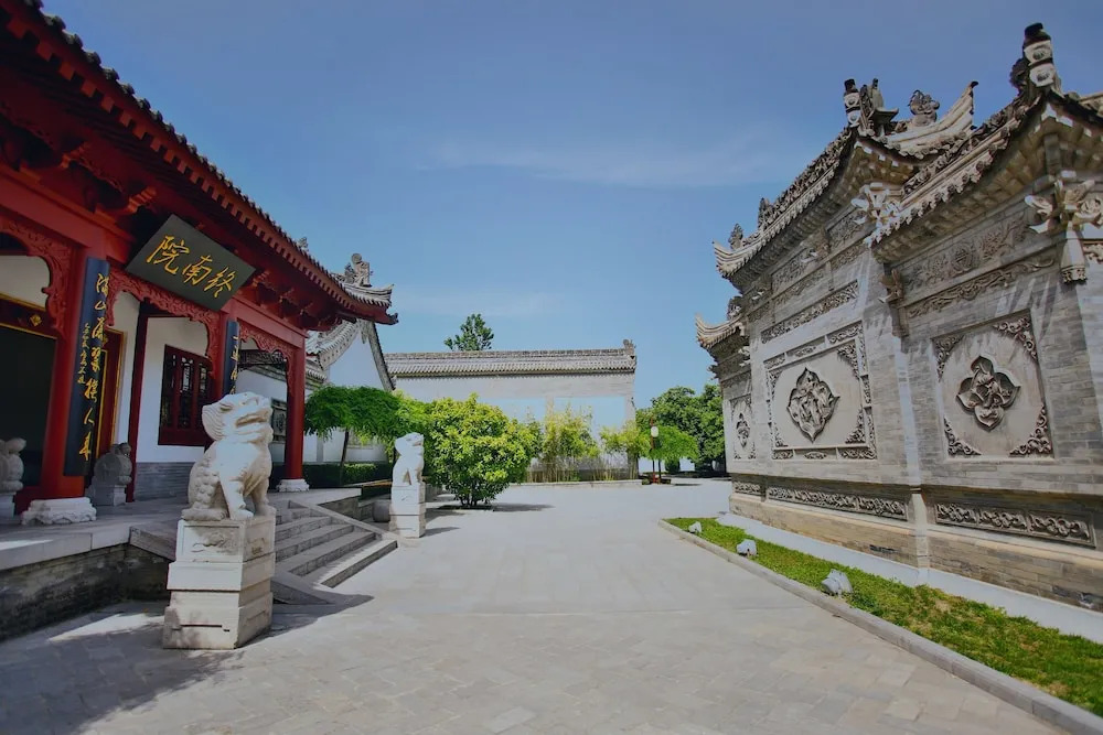 ZuoYouKe Qinling West Brigade Hotel