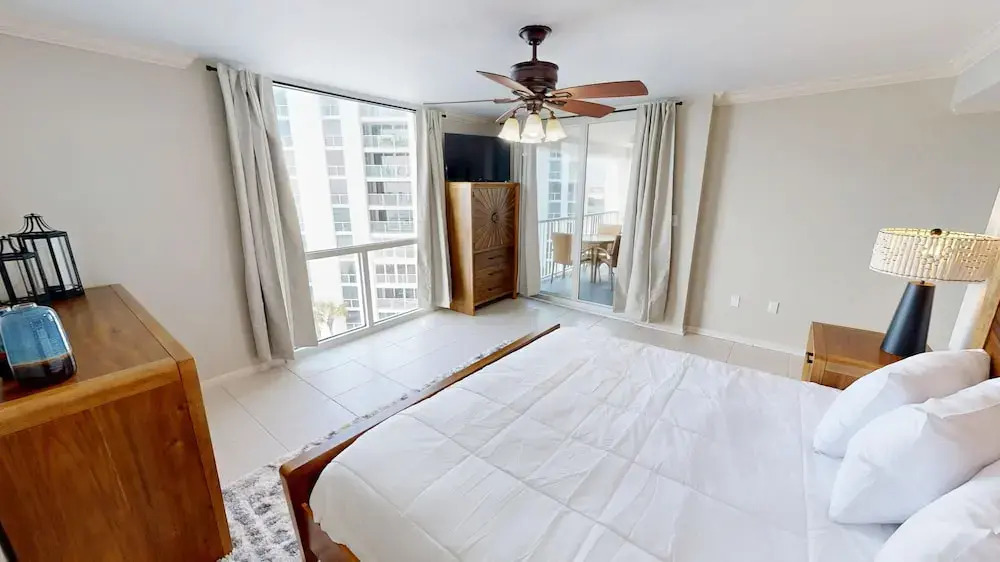 Shoreline Towers 1074 2 Bedroom Condo