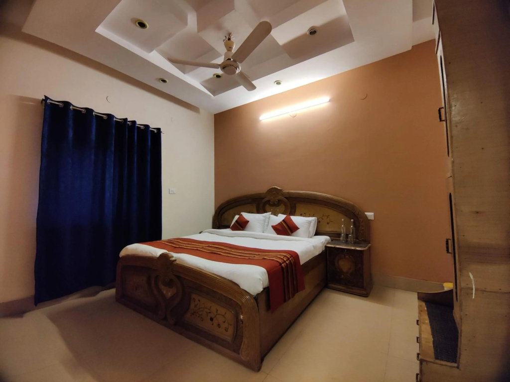 EARTH 3BHK By Wabi Sabi Stays