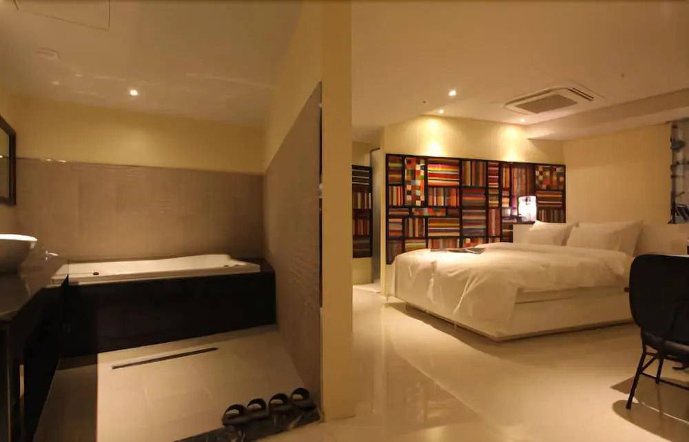 Christie Hotel 크리스티 호텔
