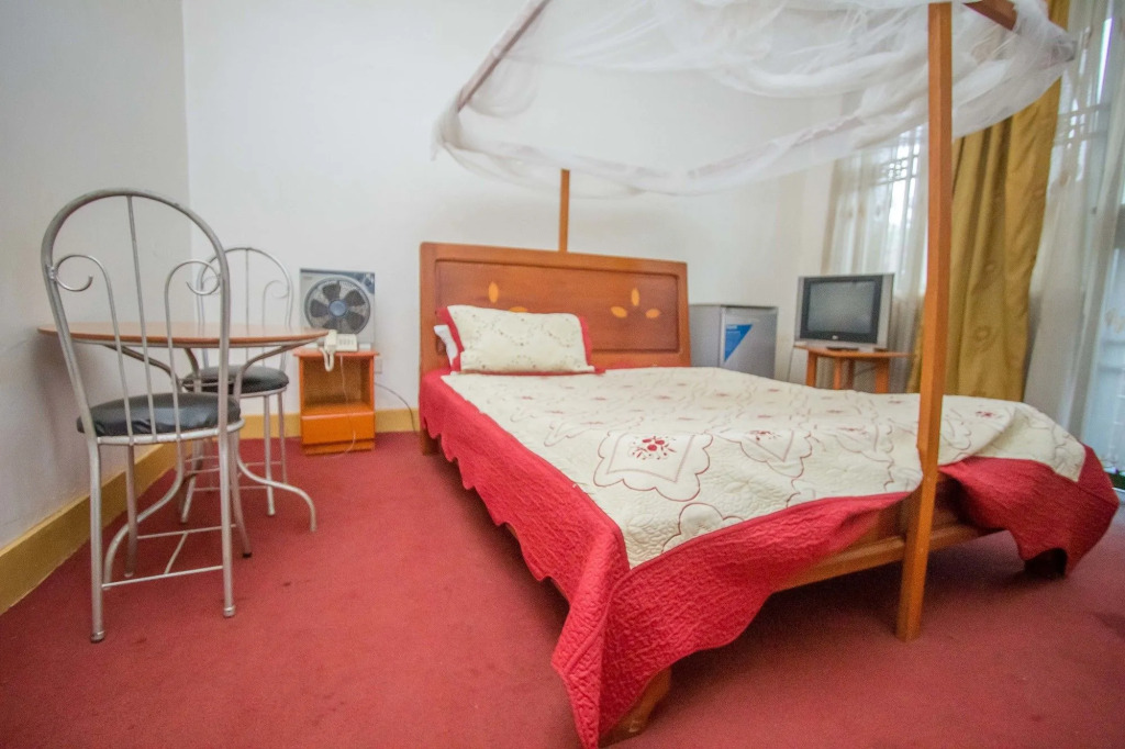 Brimax Hotel