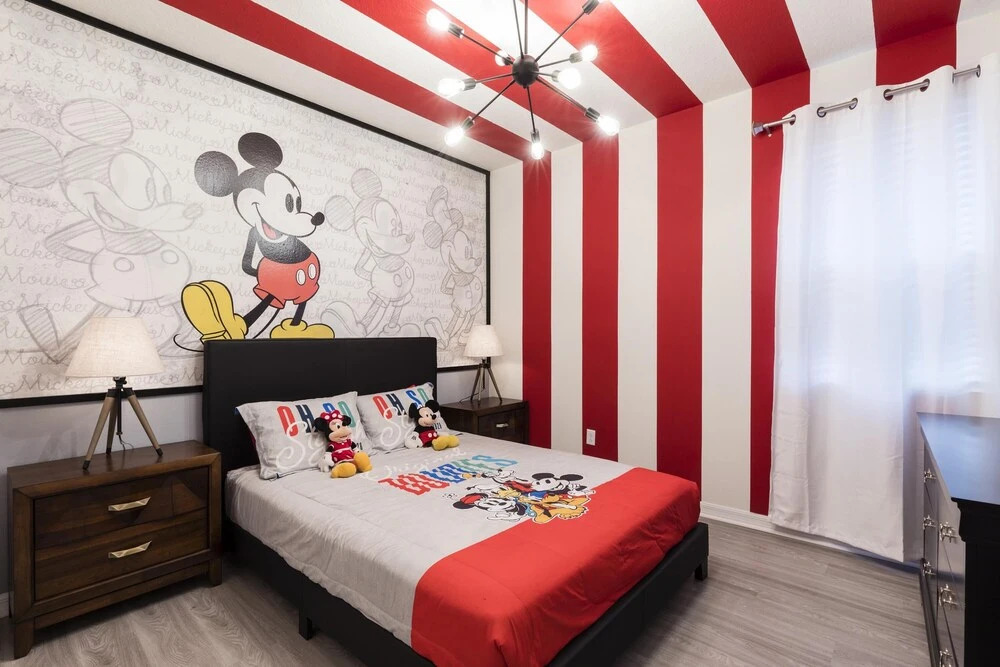 Ultimate 9BR Lakeview Pool SPA Theater Near Disney, Kissimmee