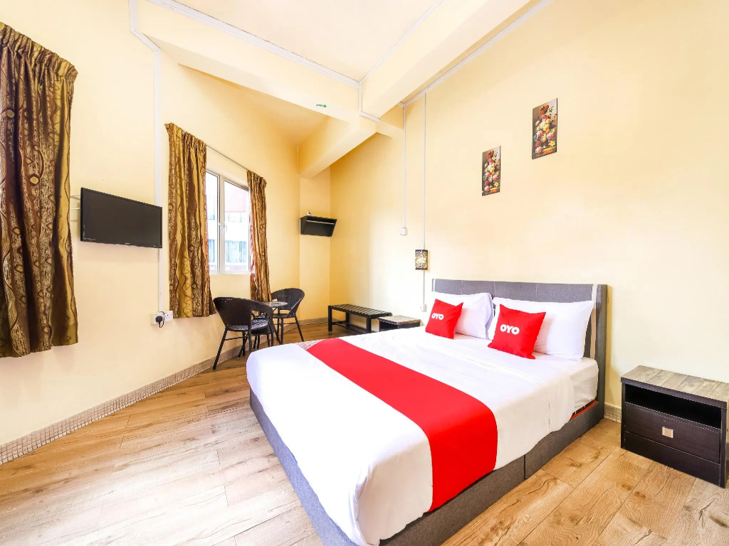OYO 703 Myra Hotel