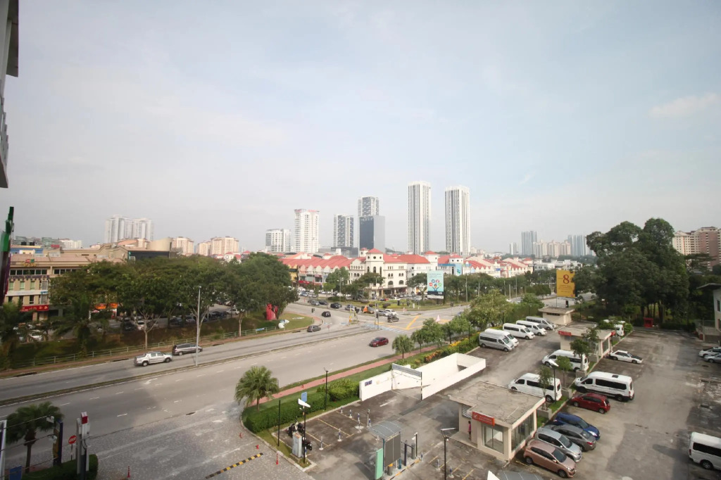 Tropical Hotel Kota Damansara