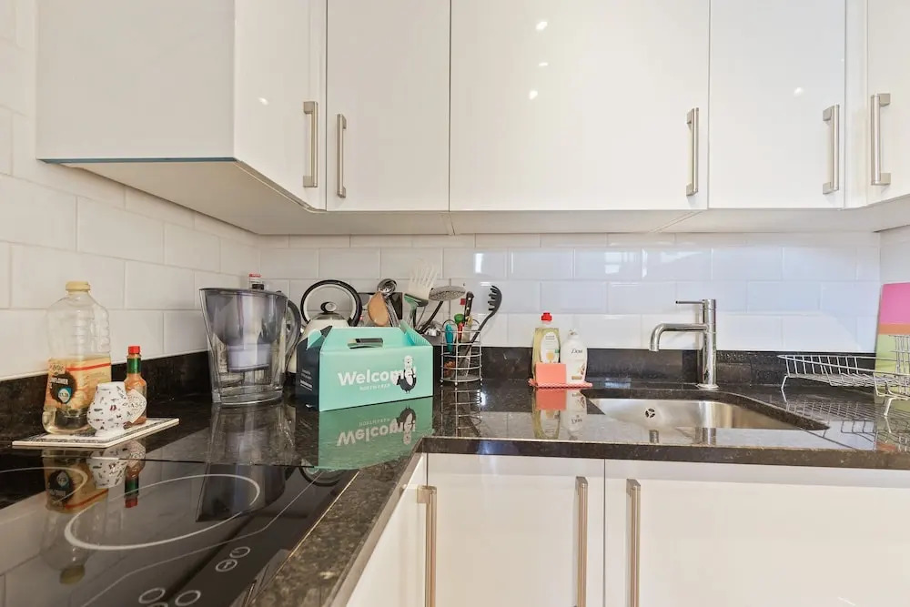 2 Bedroom Apartment in Kensington