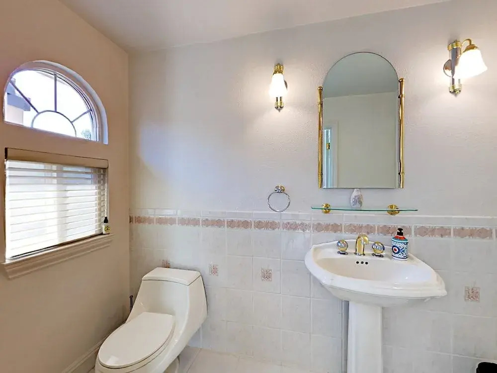 2027 Garmish Home - 3 Br home by RedAwning
