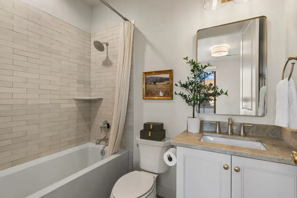 The Rad Retreat At Desert Color 4 Bedroom Townhouse