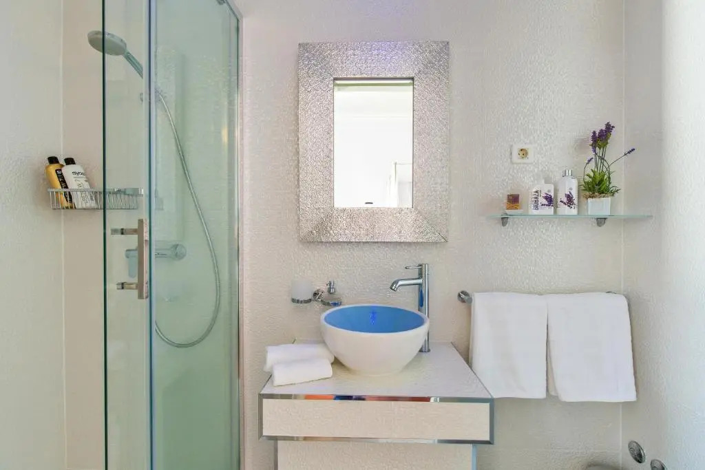 Luxury Seafront Apartment Banje