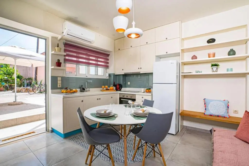 Olgas Organic garden Home for a couple! with Wifi & AC