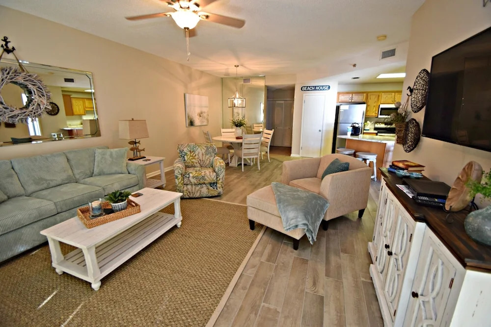 Phoenix Vii 71208 3 Bedroom Apts by RedAwning