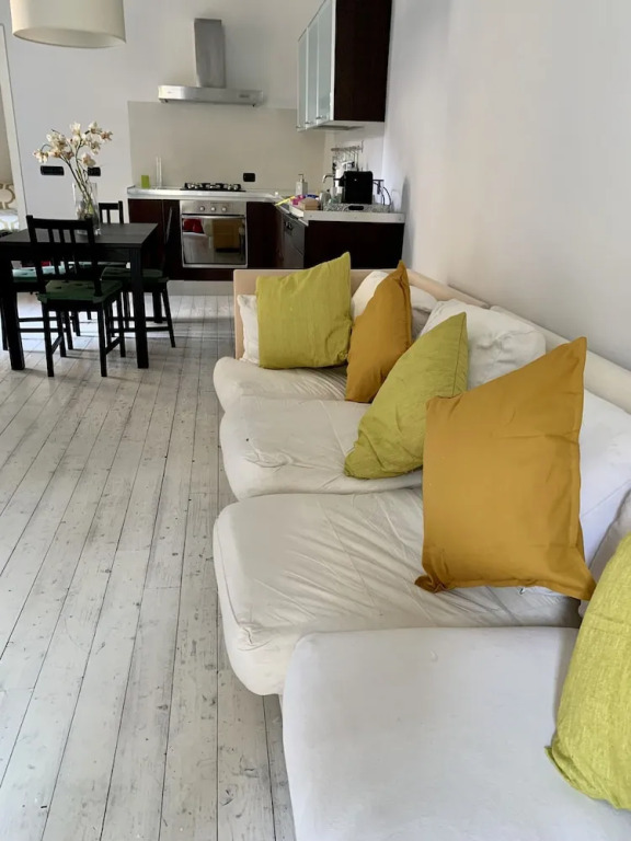 Lecco Center House