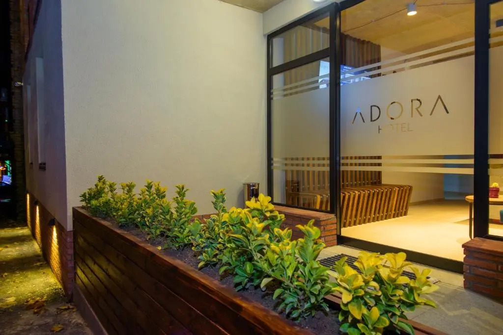 Hotel Adora
