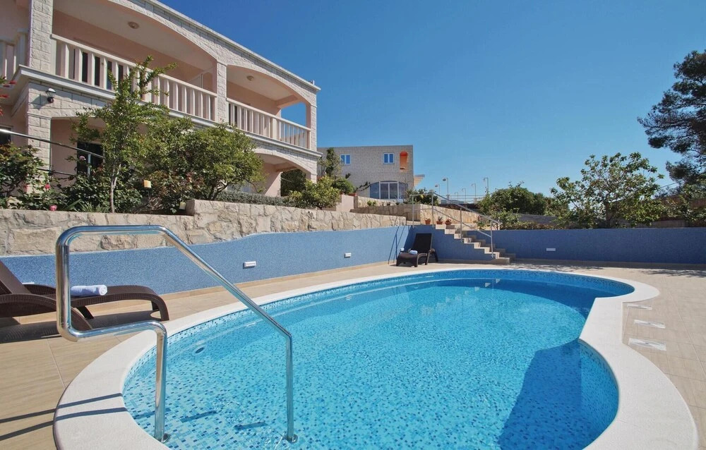Beautiful Home in Prizba With Wifi, 2 Bedrooms and Outdoor Swimming Pool