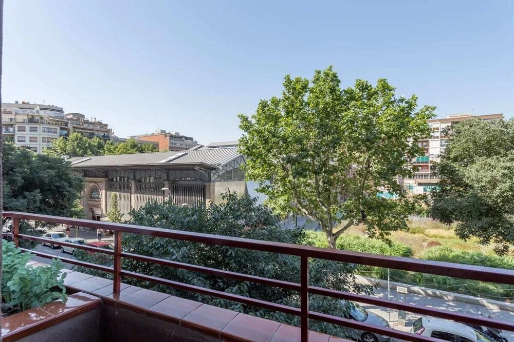 Stylish 4 bed Apt in the Center