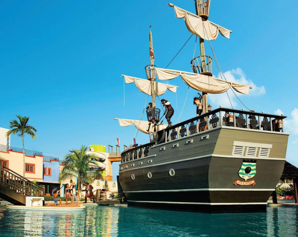 Sunset Beach Resort Spa and Waterpark All-Inclusive