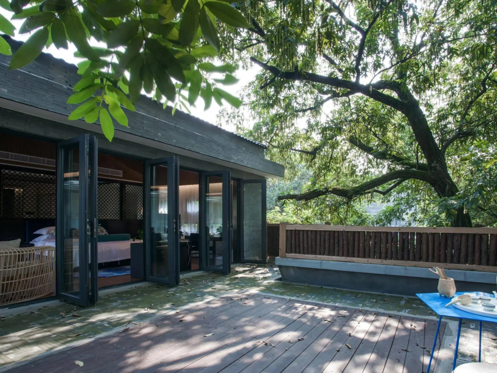 Serene Cicada Hotel