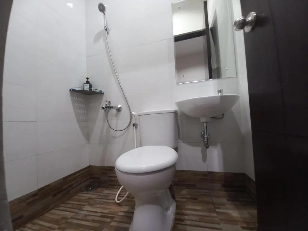 OYO 90940 Guesthouse Colombus G12
