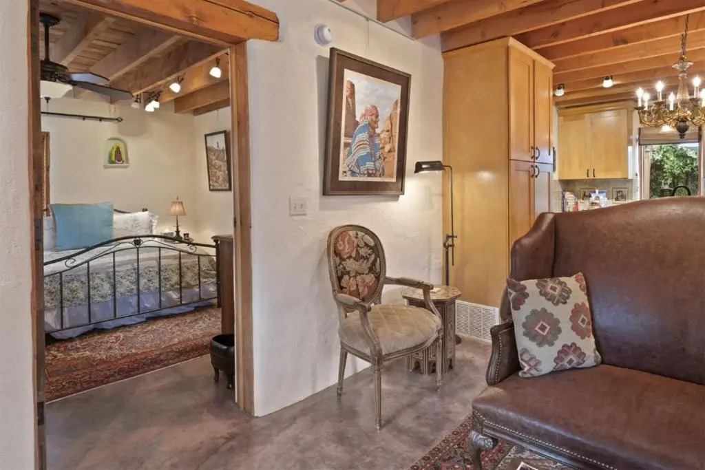 2 Bedroom - In Railyard, 10 Min. Walk to Plaza - Desert Breeze