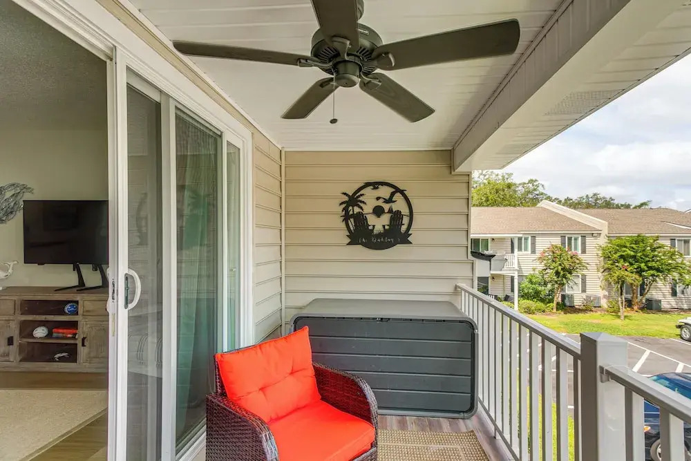 Condo w/ Amazing Amenities: 1 Mi to Beach!
