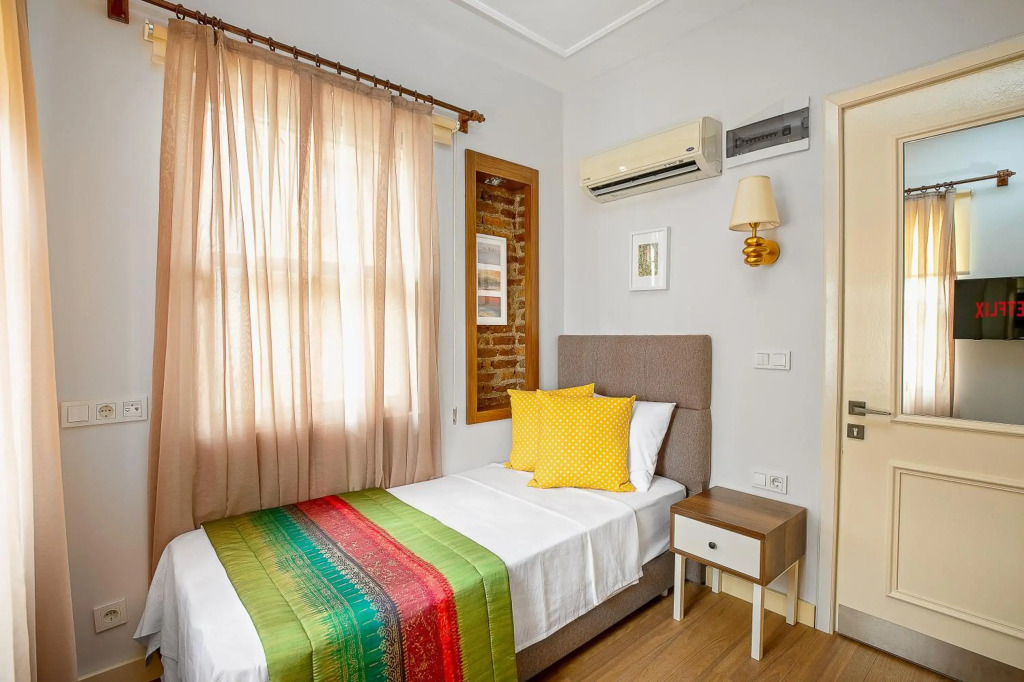 Mono Hotel