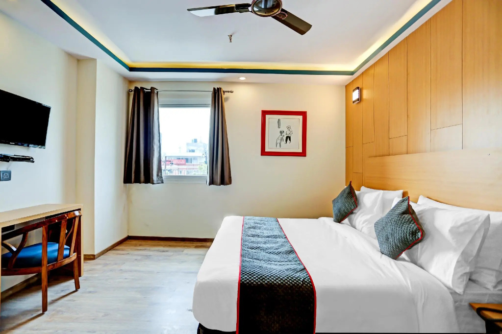 OYO TOWNHOUSE 390 The Madhav Sector 58 Noida