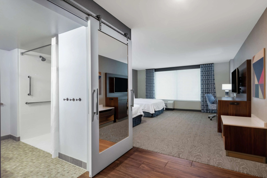 Hampton Inn & Suites Fort Wayne Downtown