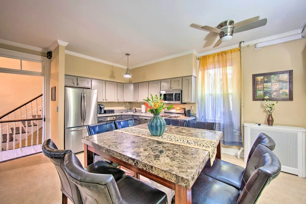 1 Mi to Dtwn: Historic Harrisburg Home