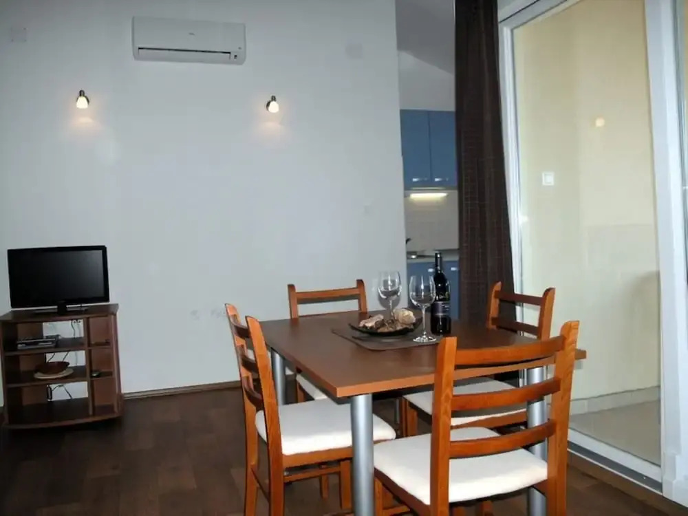 Aurelius - Relaxing With Gorgeous View - A3 Maja