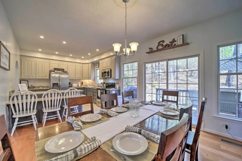 Blue Ridge Mtn Escape: Home w/ Deck & Fire Pit!