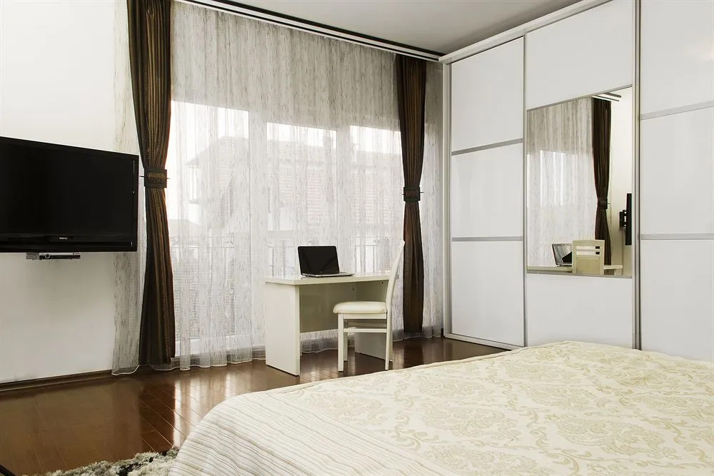 La Familia Residence