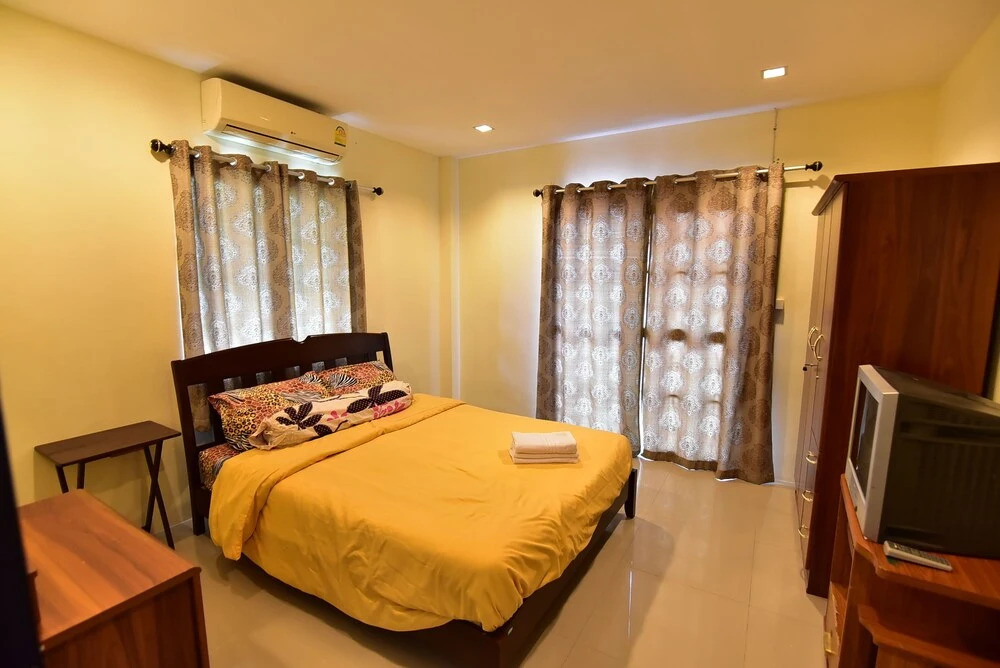 Baan Roi Lan