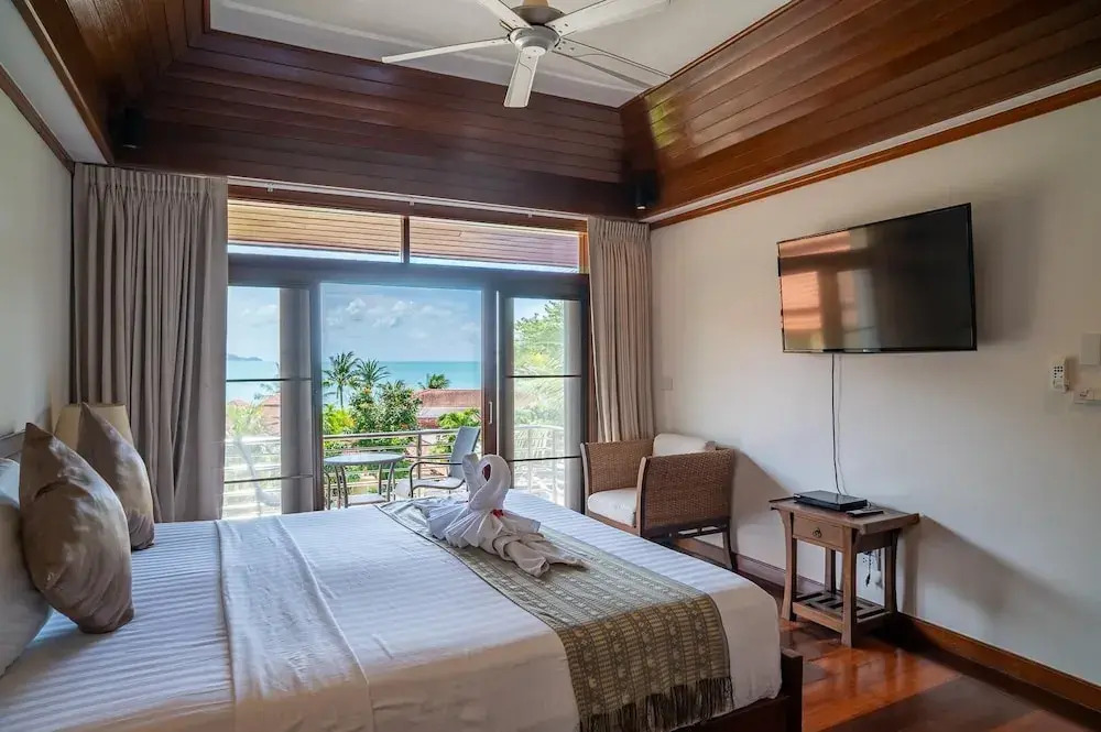 4 BR Villa walking distance to beach - KBR44
