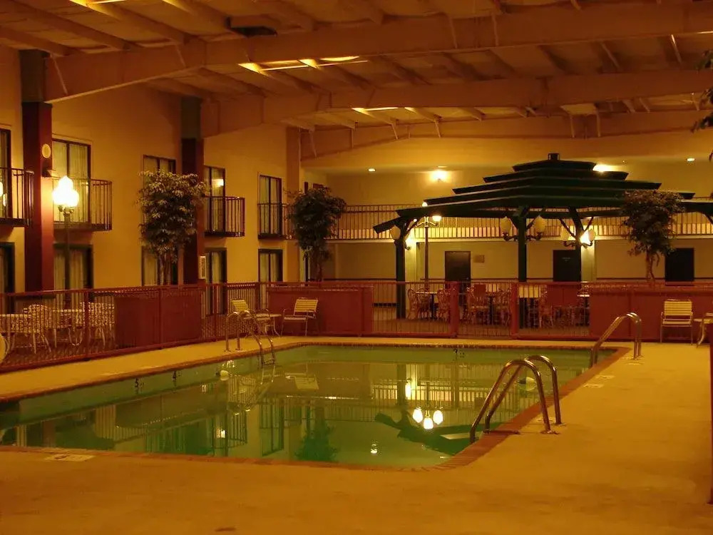 Super 8 by Wyndham Altus