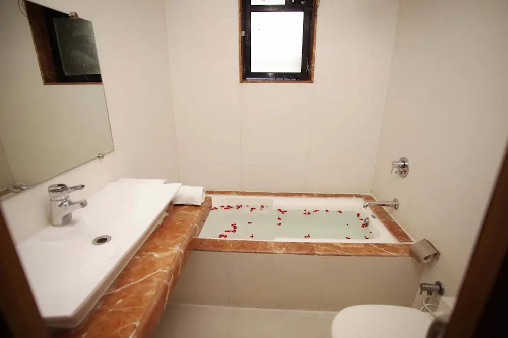 The Caliph Hotel & Executive Suites