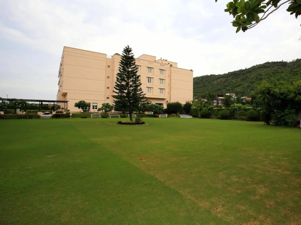Hotel Paras