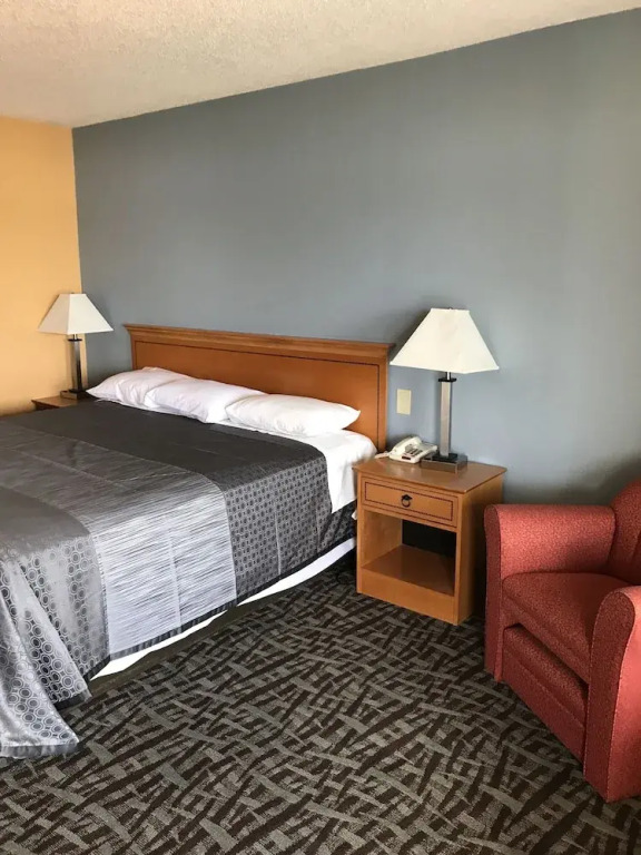 Carolina Inn & Suites at Lake Norman