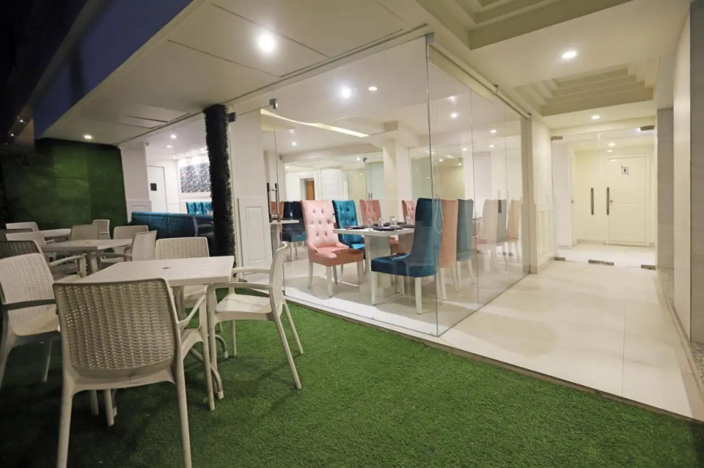 Hotel Magenta