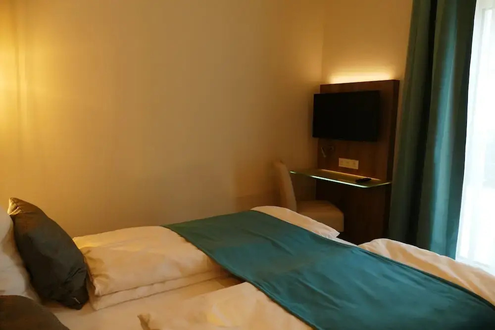 Meyns Apartments & Hotel