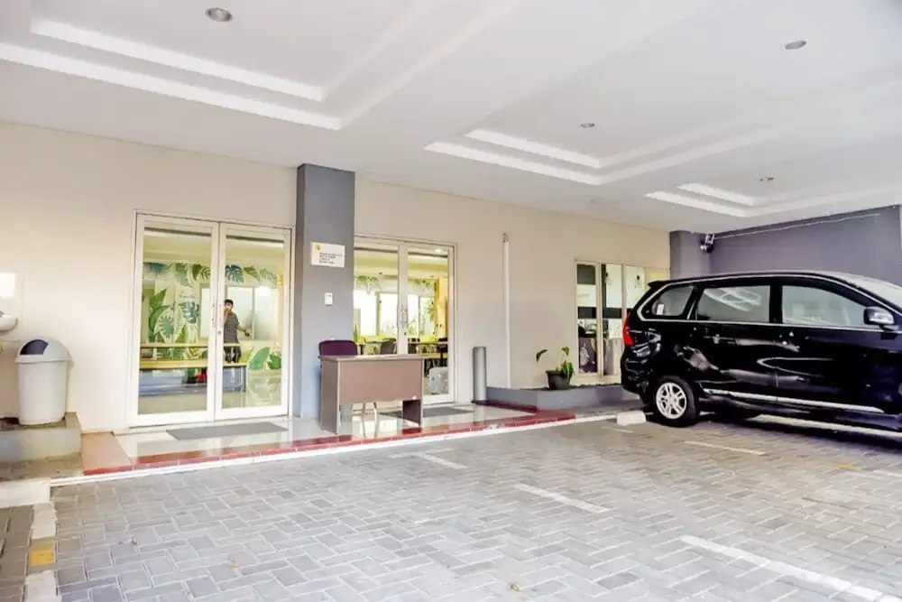 OYO Life 93383 Wisma Kencana Puteri