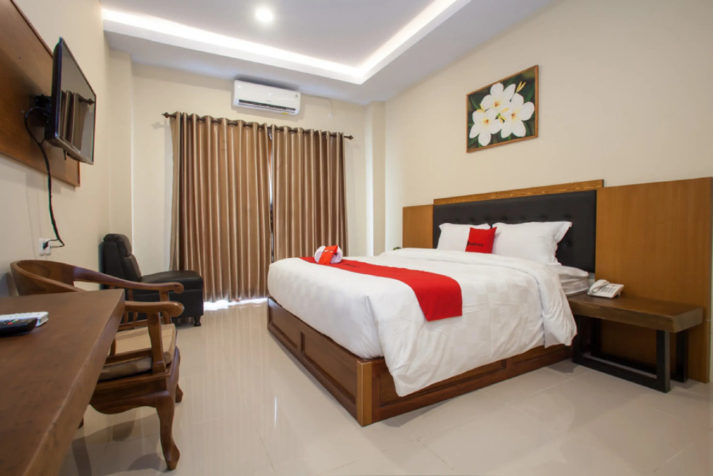 RedDoorz Premium @ Jalan Cengkeh Malang