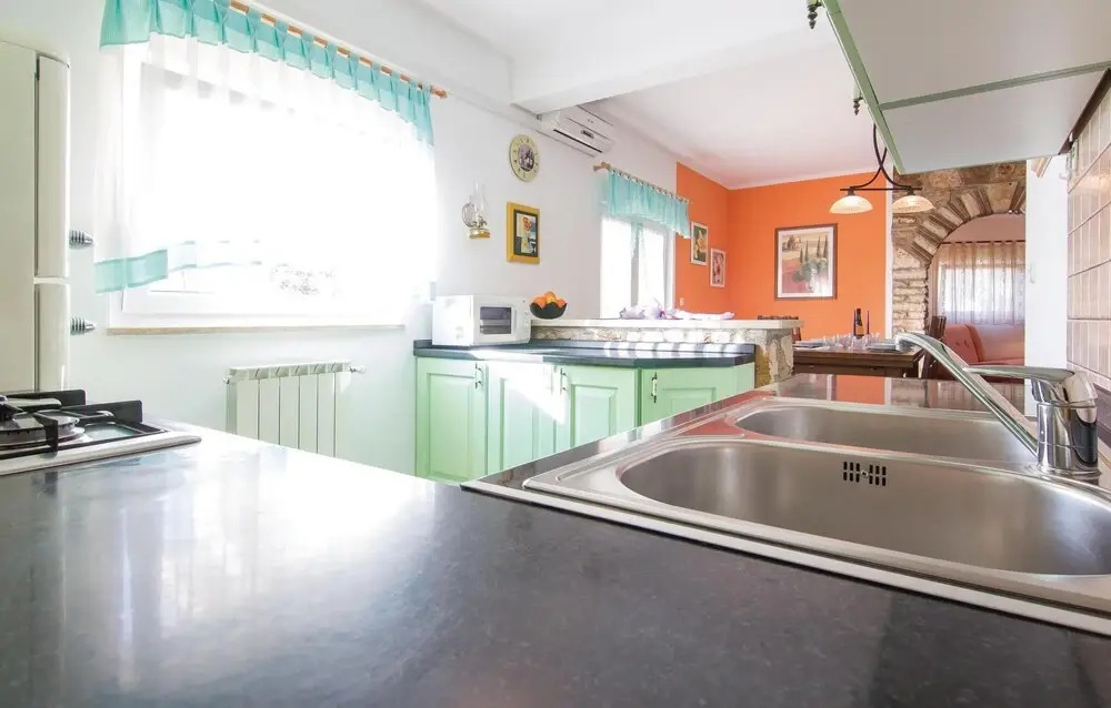 Awesome Home in Vodnjan With 4 Bedrooms, Outdoor Swimming Pool and Wifi