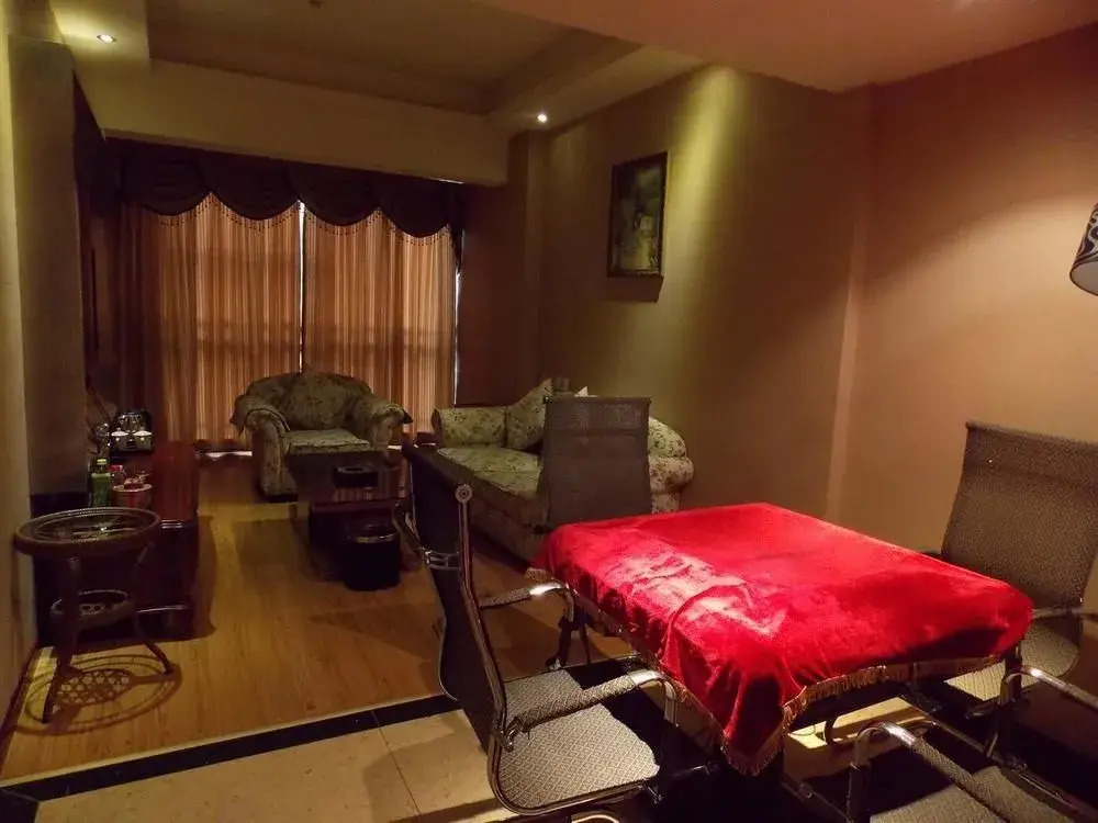 Hanbang Hotel (Hanzhong High-speed Railway Station Central Hospital)(汉邦酒店(汉中高铁站中心医院店))