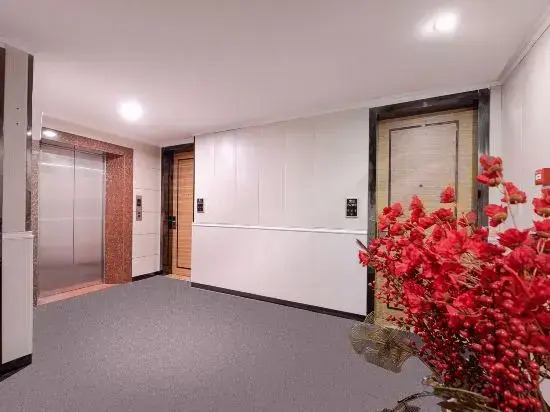 Beiliu Jiahua Fashion Hotel