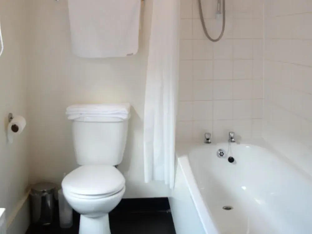 The Castle Tavern Pub & Guest Rooms